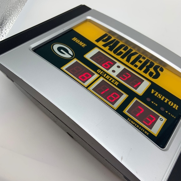 NFL Green Bay Packers Football Scoreboard Digital Clock & Alarm Clock 6.5" x 9" - Picture 8 of 12
